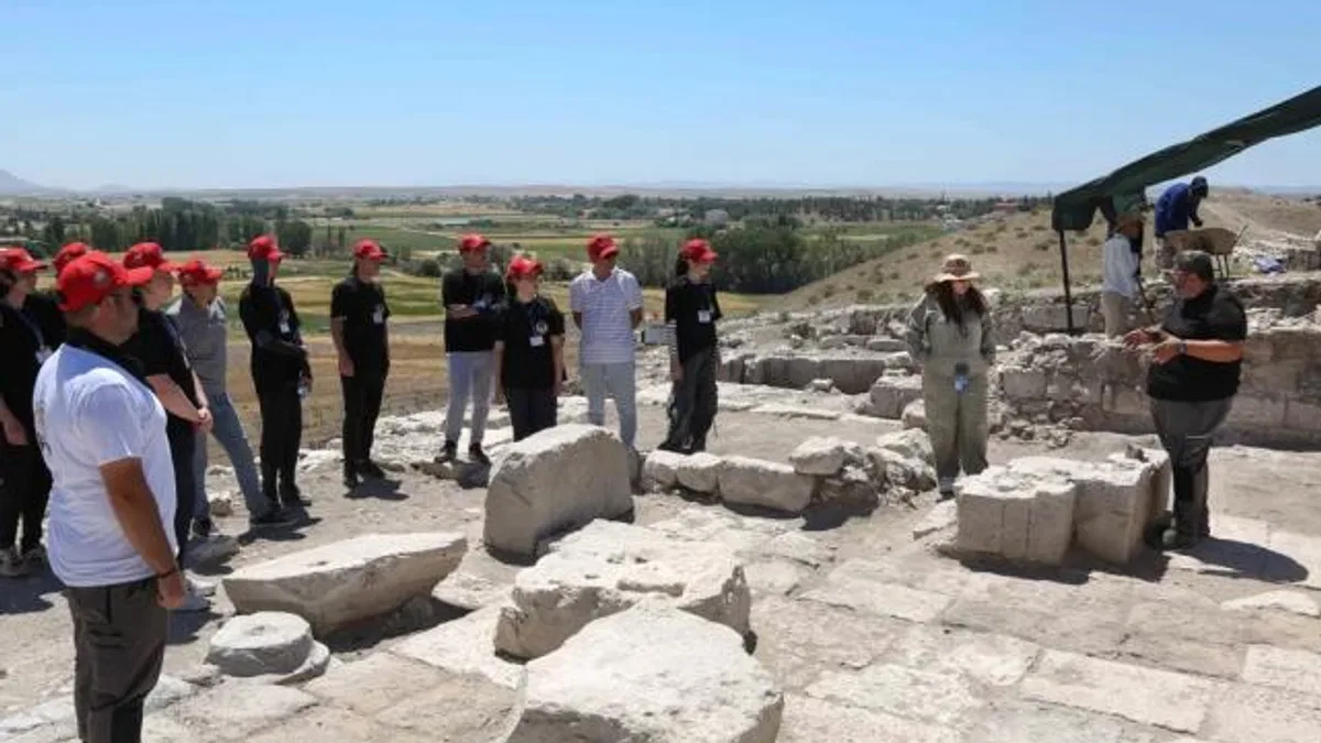 Lystra Antik Kenti’nde arkeoloji yaz kampı... Konyalı öğrenciler tarihe dokundu!