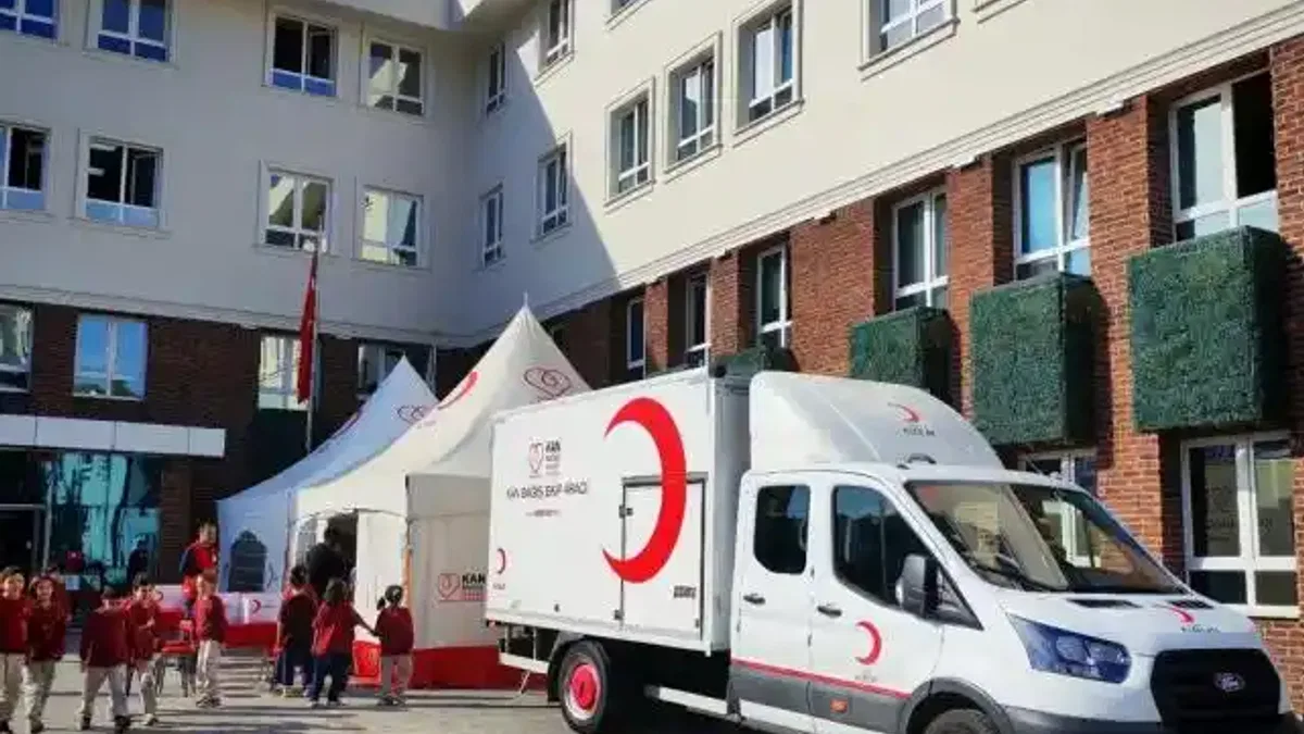 Çınar Koleji’nden Kızılay Haftası’na anlamlı destek