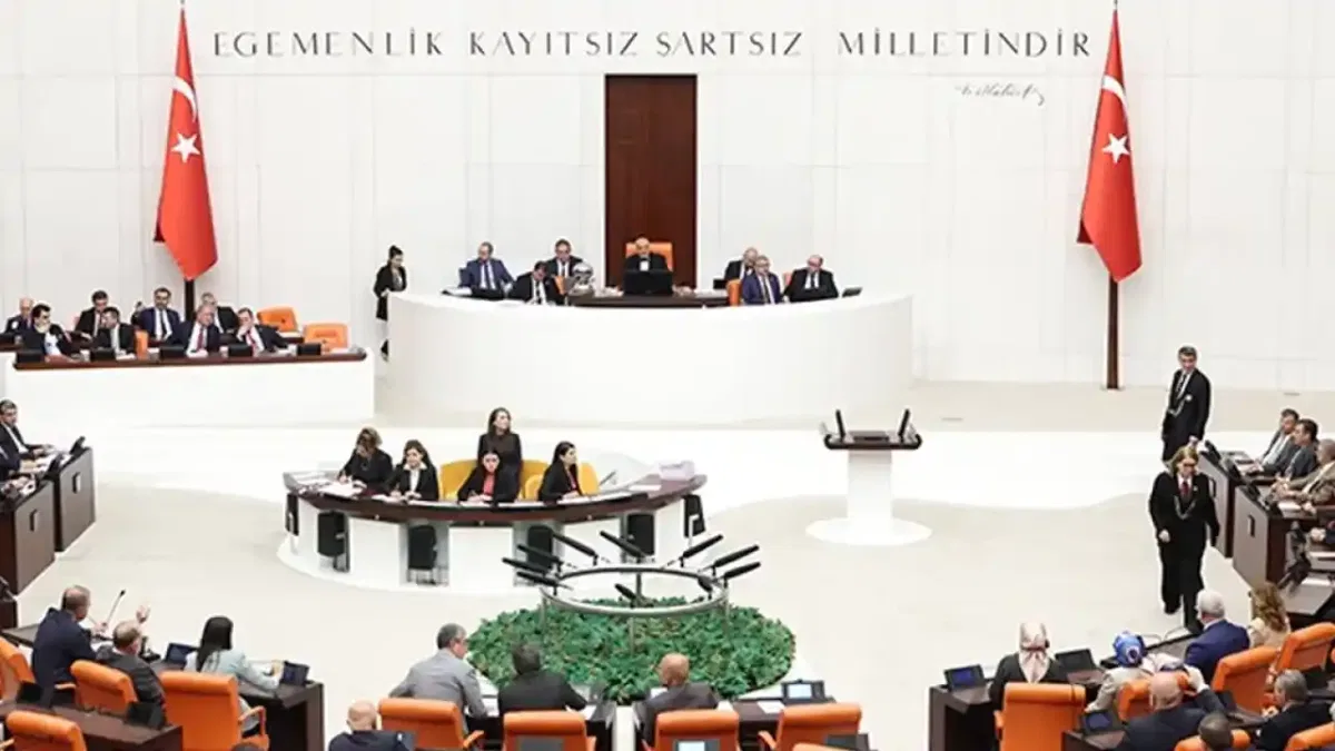 TSK'yı ilgilendiren kanun teklifi yasalaştı... Uzman erbaş, subay ve kamu istihdamına yeni düzenlemeler