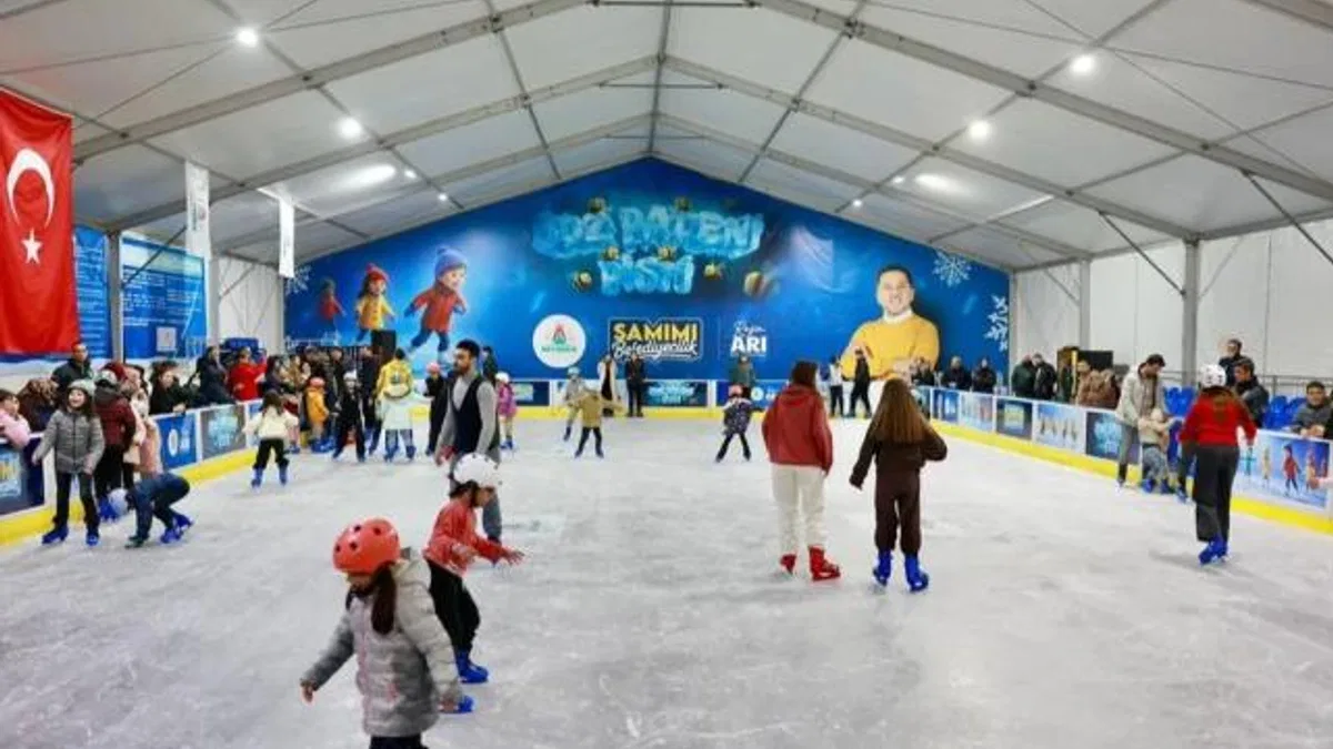 Nevşehir'de buz pateni pisti açıldı