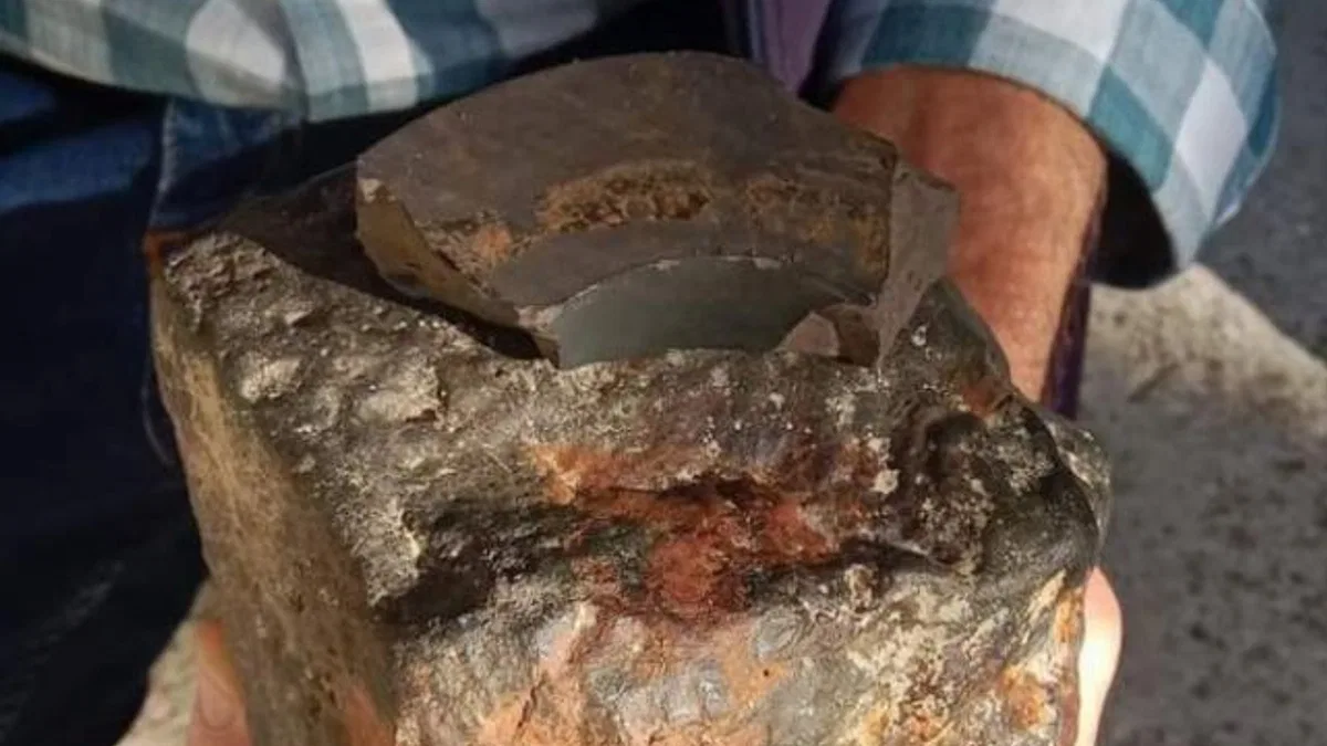 Bergama'da meteor taşı bulundu!