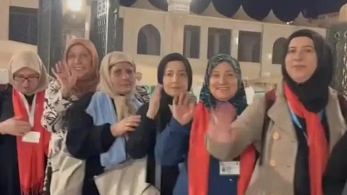 Şehit yakınları Umre'den döndü
