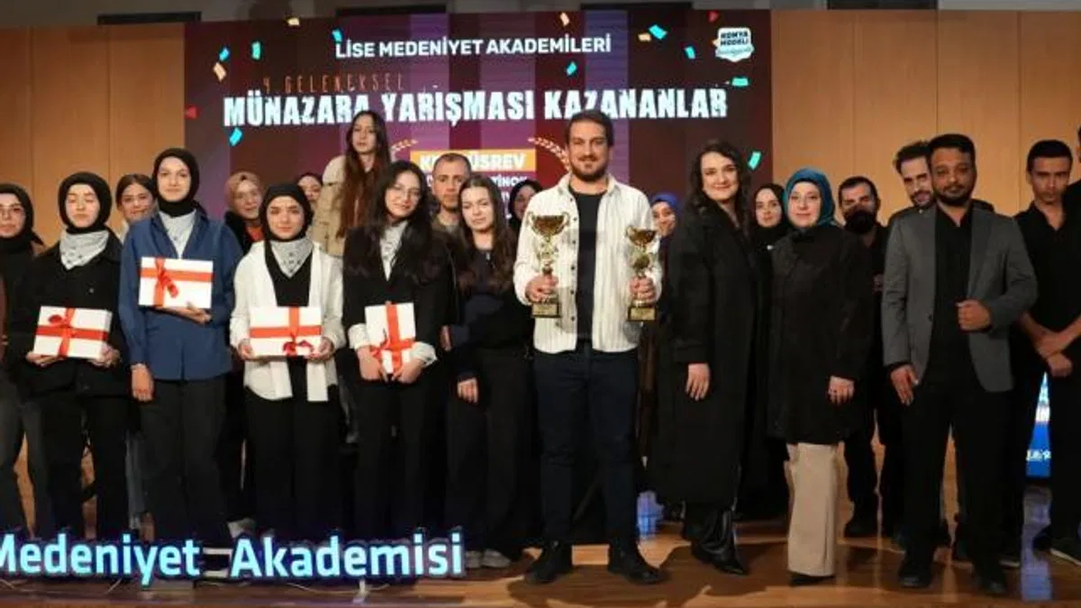 Konya Büyükşehir eğitim birimleriyle genç zihinleri bir araya getiriyor