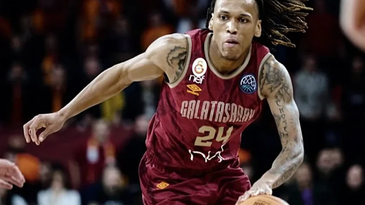 Daron Russel, Potanın Tarzanlarına imzayı attı