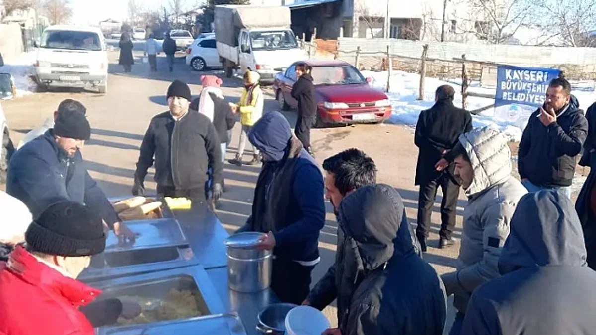 Kayseri Büyükşehir'den depremzedelere şefkat eli