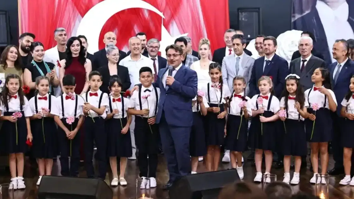 Sakarya Maarif Orkestrası ve Öğrenci Korosu Konseri büyük ilgi gördü