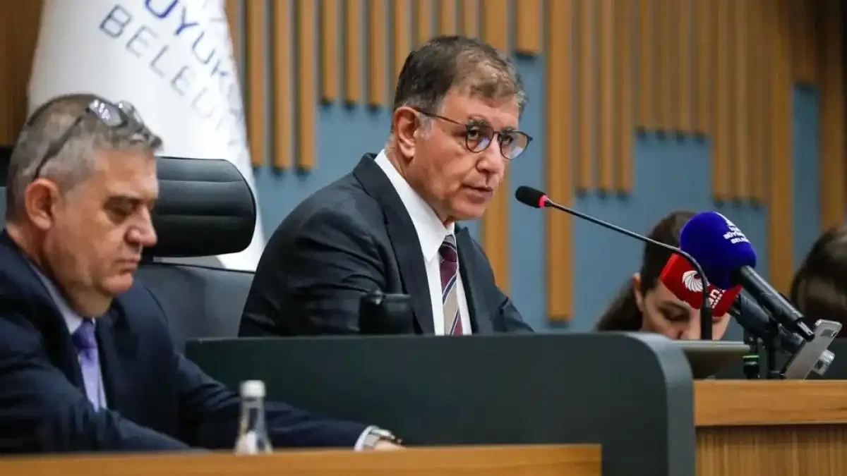 Başkan Tugay: Çöpün siyaseti olmaz