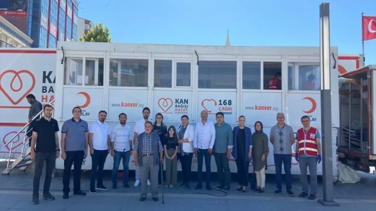 AK Parti Kırşehir İl Başkanlığı'ndan Kızılay'a kan bağışı desteği