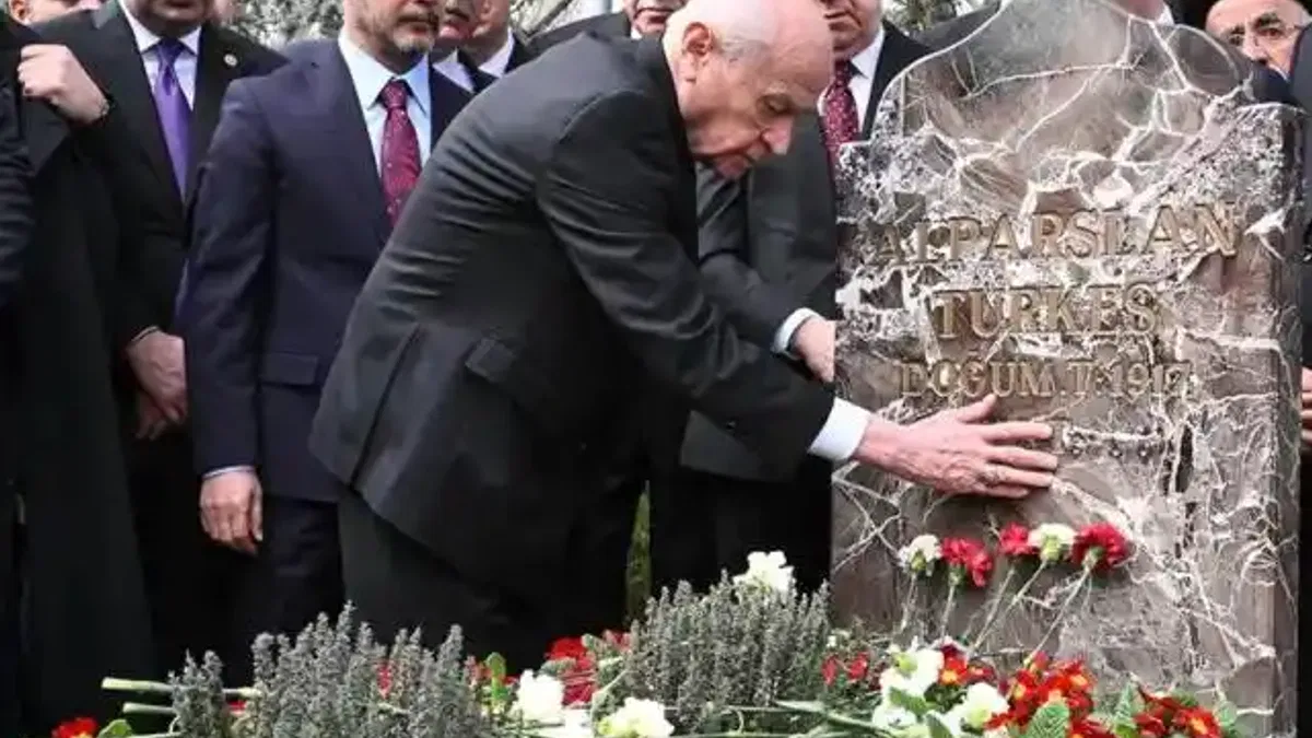 Devlet Bahçeli'den Başbuğ'a ziyaret
