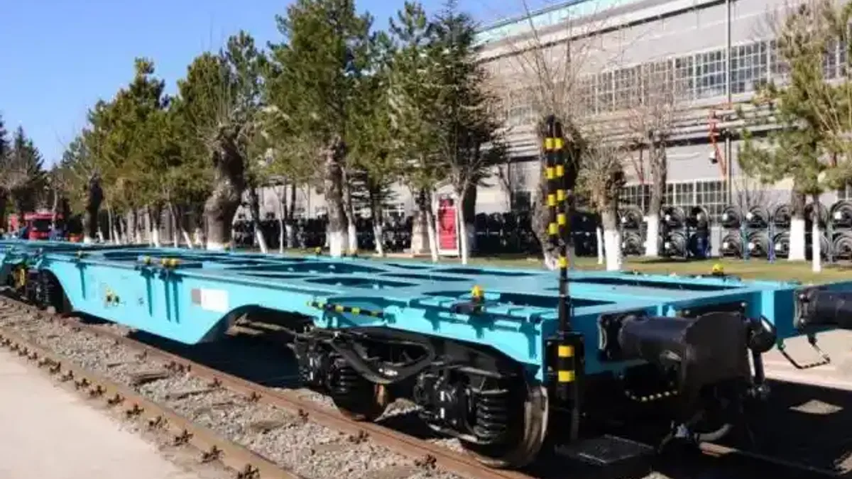 Milli elektrikli 2025'te raylarda