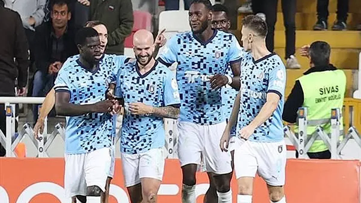 Net Global Sivasspor 1 - 2 Rams Başakşehir (Maç Sonucu) Sivas'ta 3 Puan Başakşehir'in