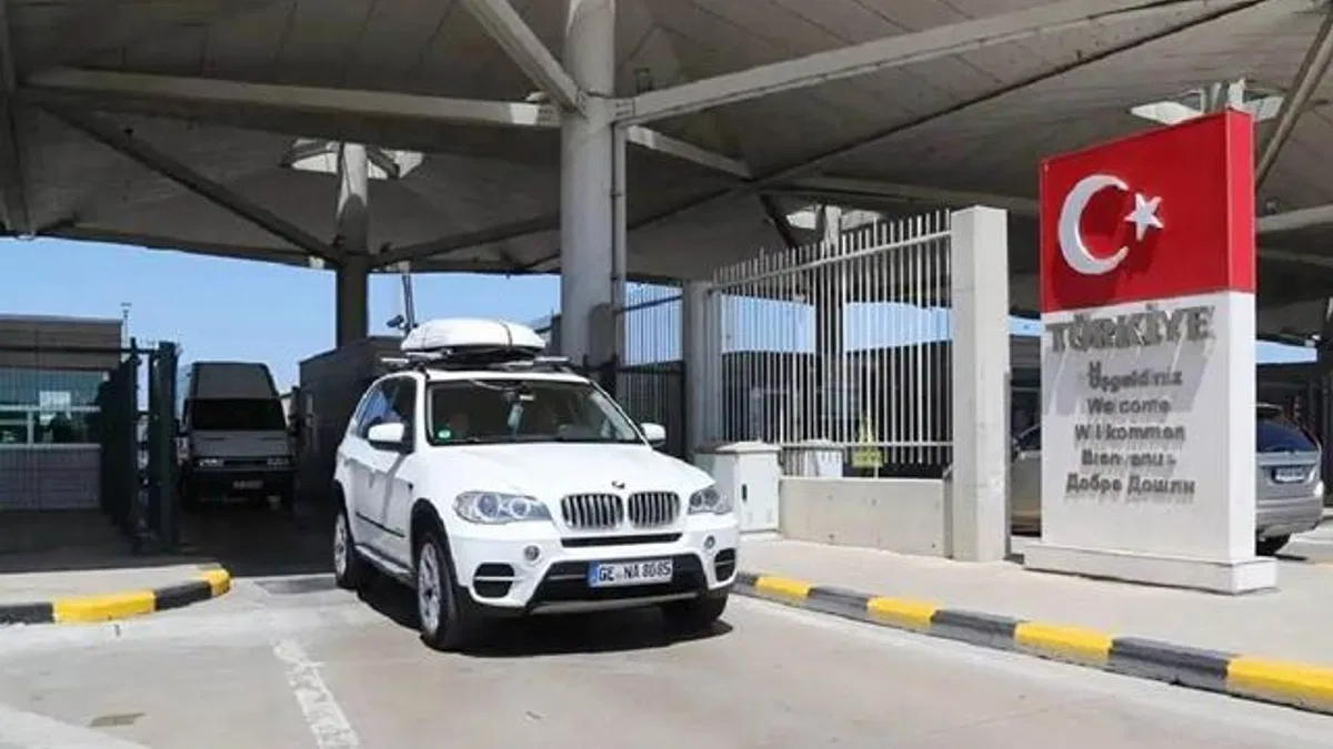 1 yılda 12 milyon araç gümrüklerden geçti