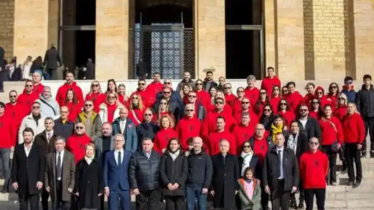Hentbol ailesi, THF'nin 48. yılında Anıtkabir'i ziyaret etti