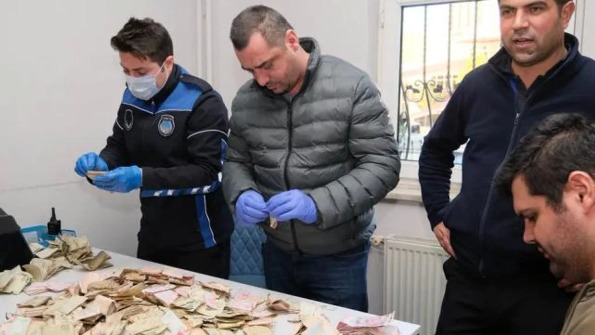 Yalova'da dilenci operasyonu: Üzerinden çıkan paraları 6 zabıta saydı!