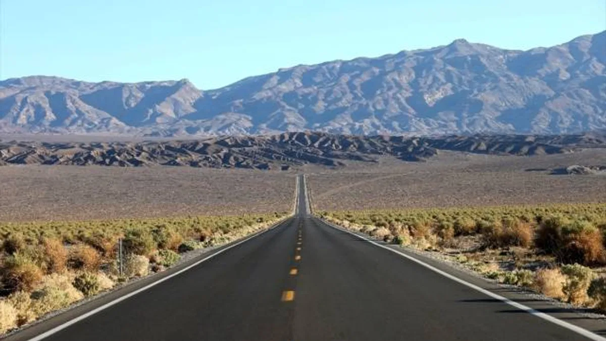 ABD'deki Death Valley Ulusal Parkı'nda şiddetli yağışlar sele neden oldu