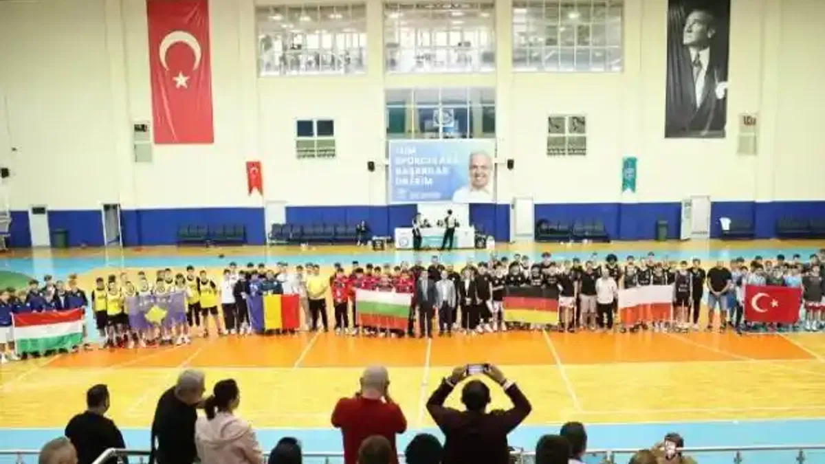 Kardeş kent takımları Nilüfer'de buluştu