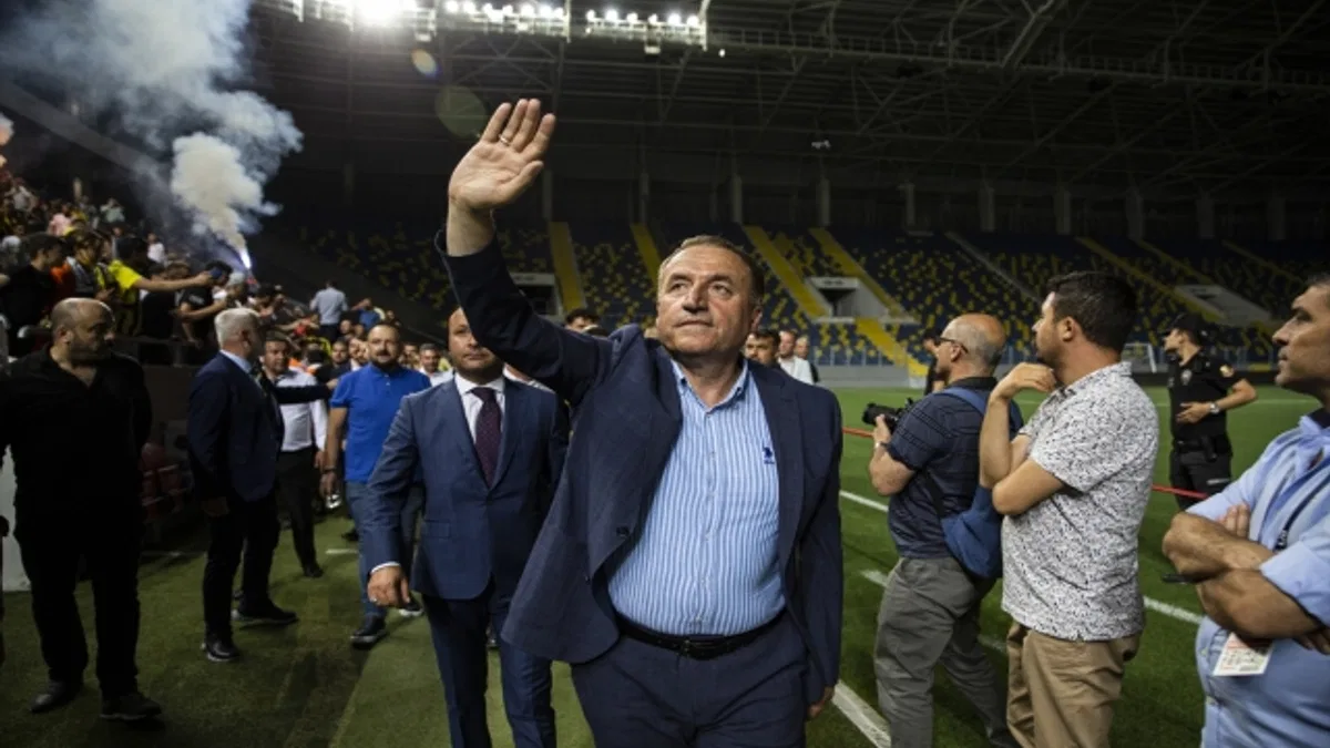 MKE Ankaragücü, yeni transferlerine imza töreni düzenledi