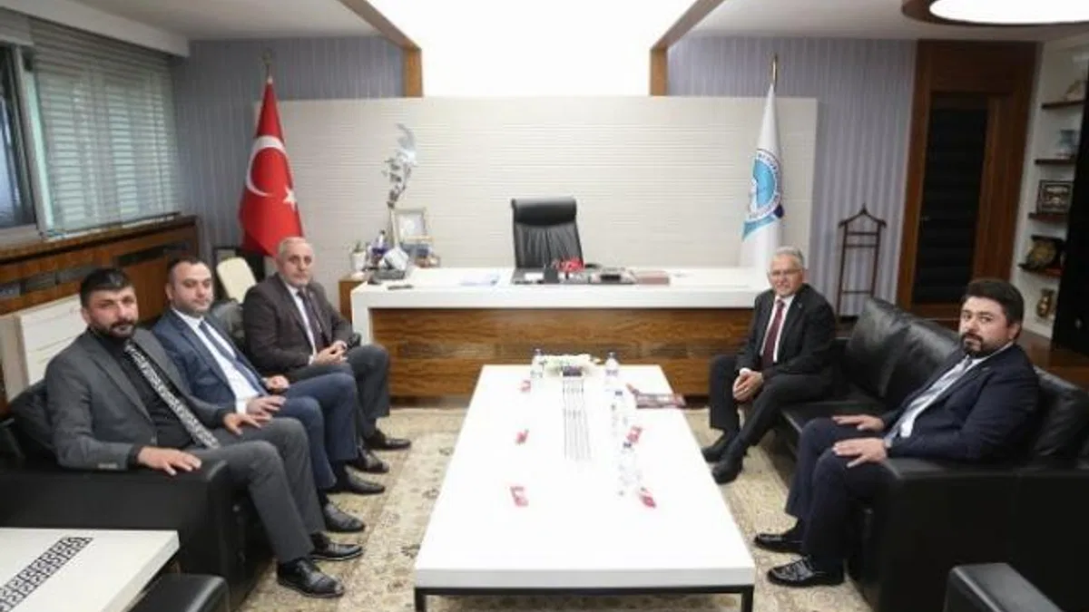 MHP Kayseri'den Büyükkılıç'a ziyaret