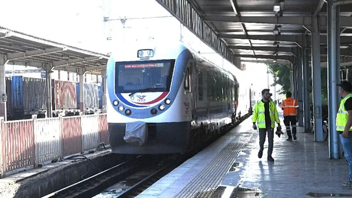 Bölgesel tren ilk seferine uğurlandı
