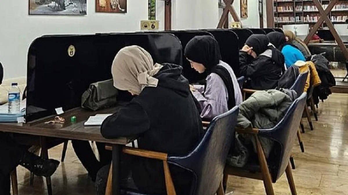 Öğrenciler Tyt Simülasyonunda Ter Döktü