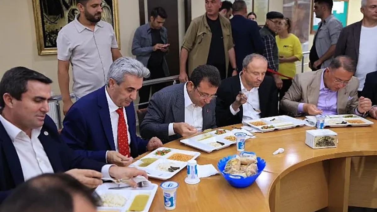 Başkan İmamoğlu, Firuzköy Cemevi'nde canlarla buluştu