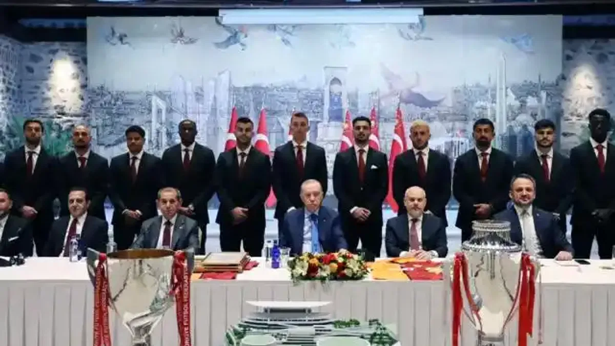 Cumhurbaşkanı Erdoğan, Süper Lig Şampiyonu Galatasaray'ı ağırladı