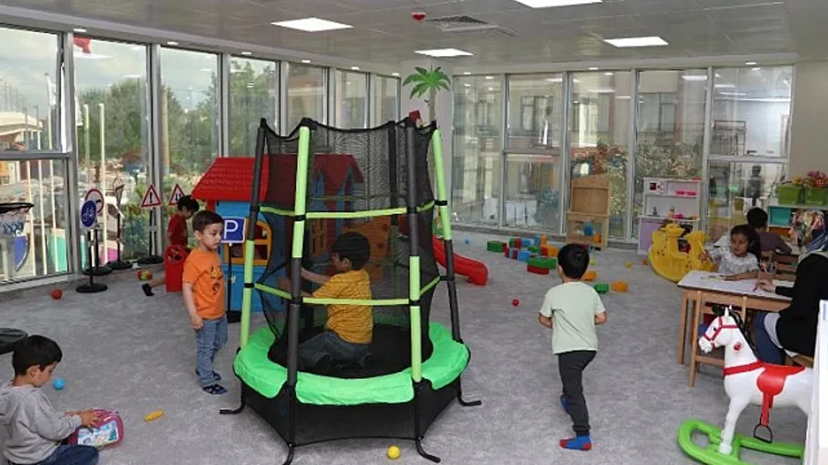 İzmit'te anneler çocuklarını gönül rahatlığıyla bırakıyor