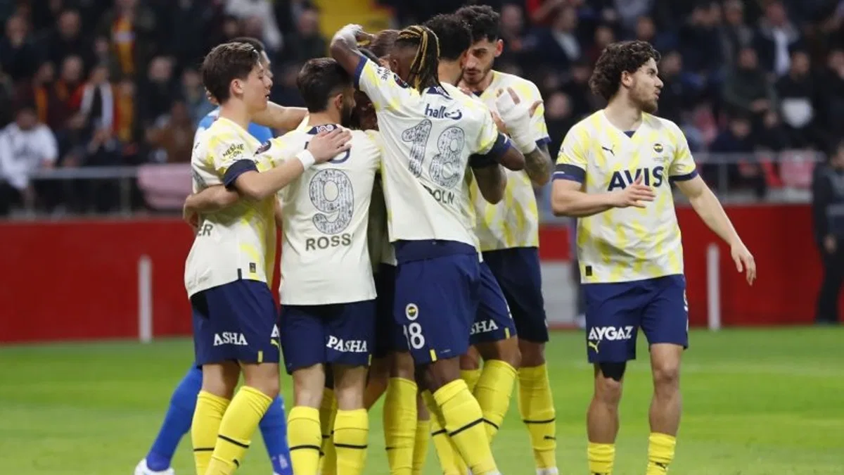 Jorge Jesus kadroyu netleştirdi! İşte Fenerbahçe'nin Sevilla maçı ilk 11'i
