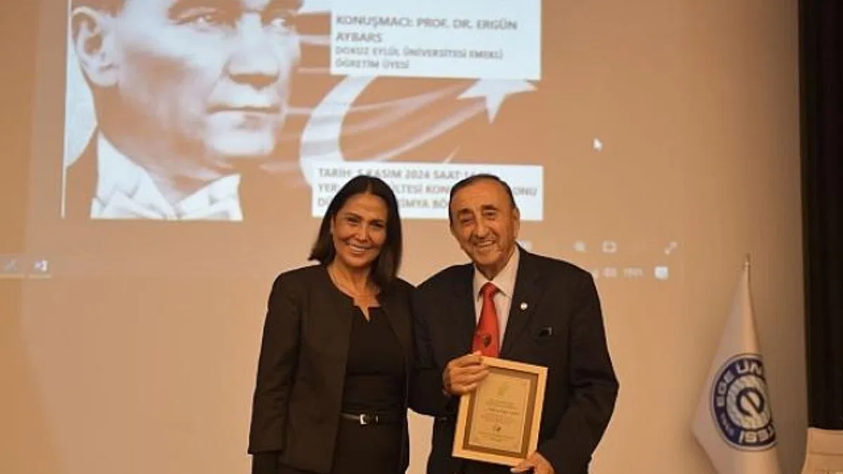 Prof. Dr. Aybars, "Felaketlerin içinden Cumhuriyet'in doğduğu bir tarihimiz var"