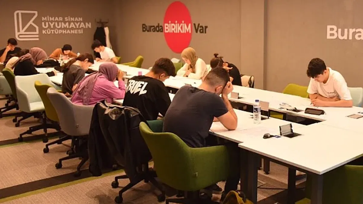 Bursa Yıldırım'da gençlere YKS provası