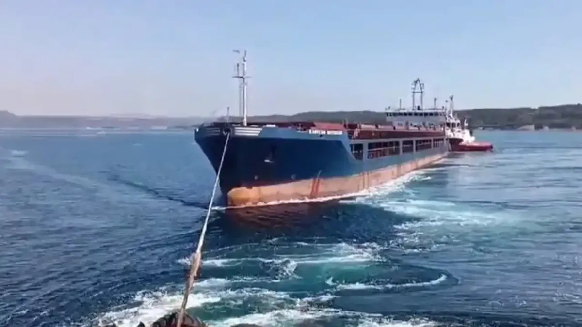 Çanakkale Boğazı'nda 142 metrelik gemi emniyete alındı