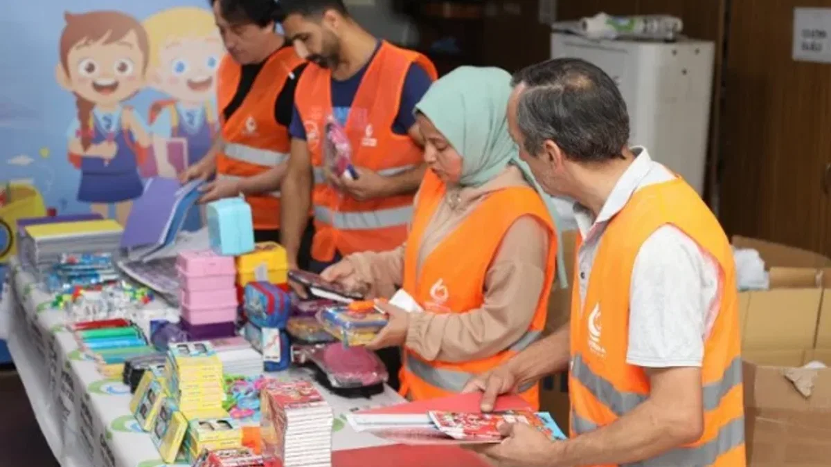 Çayırova kırtasiye yardımı yapacak
