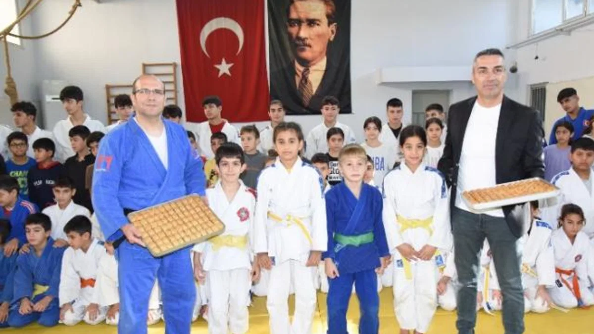 Manisalı judoculara baklava dopingli ziyaret