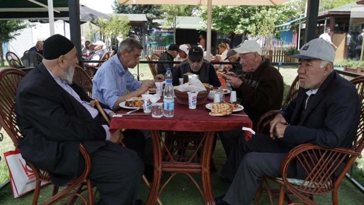 Huzurevi sakinleri piknik yaptı