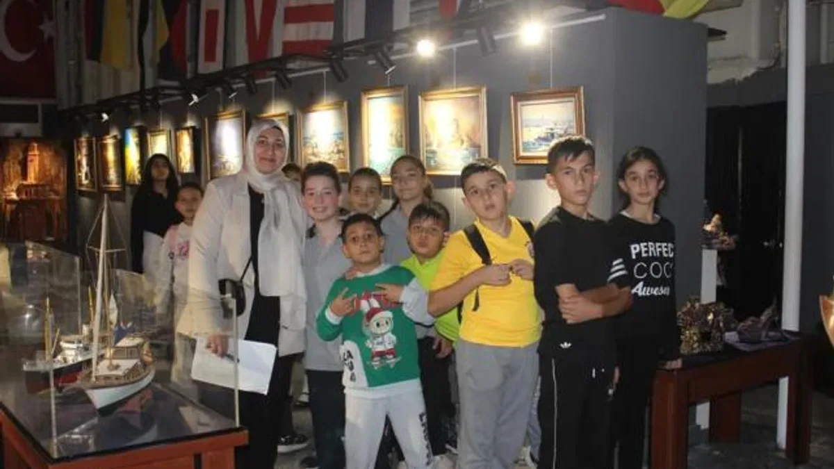 İzmirli öğrenciler, dil becerilerini gezerek pekiştiriyor