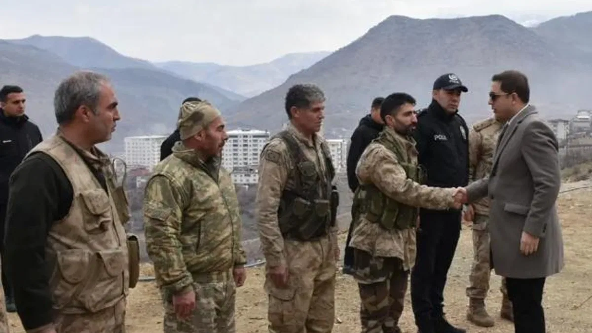 Kaymakam Başar'dan üs güvenlik bölgelerine ziyaret