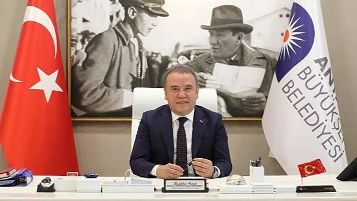 Antalya Büyükşehir Belediye Başkanı Muhittin Böcek'ten Ramazan Bayramı Mesajı