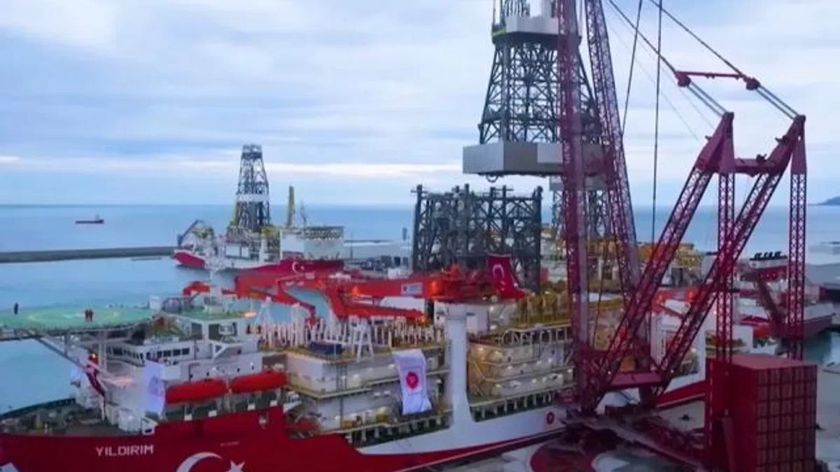 Yıldırım sondaj gemisi Karadeniz’e açıldı... İlk görev 20 Mayıs'ta Türkali-16 Kuyusu
