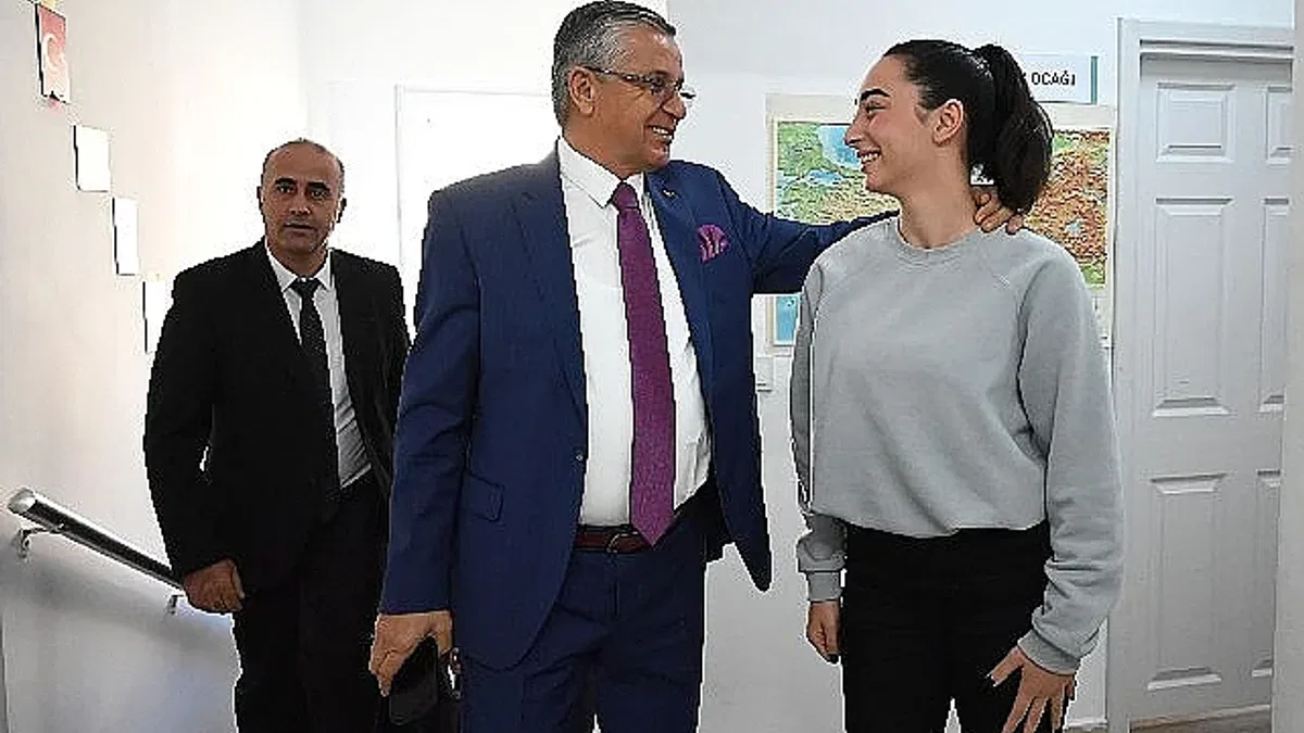 Kursiyerlere ücretsiz kitap dağıtıldı