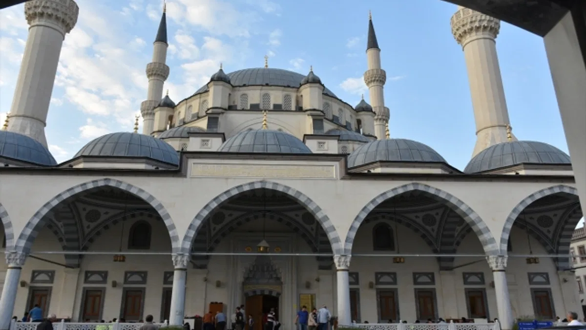 İç Anadolu'daki camilerde Kurban Bayramı namazı kılındı