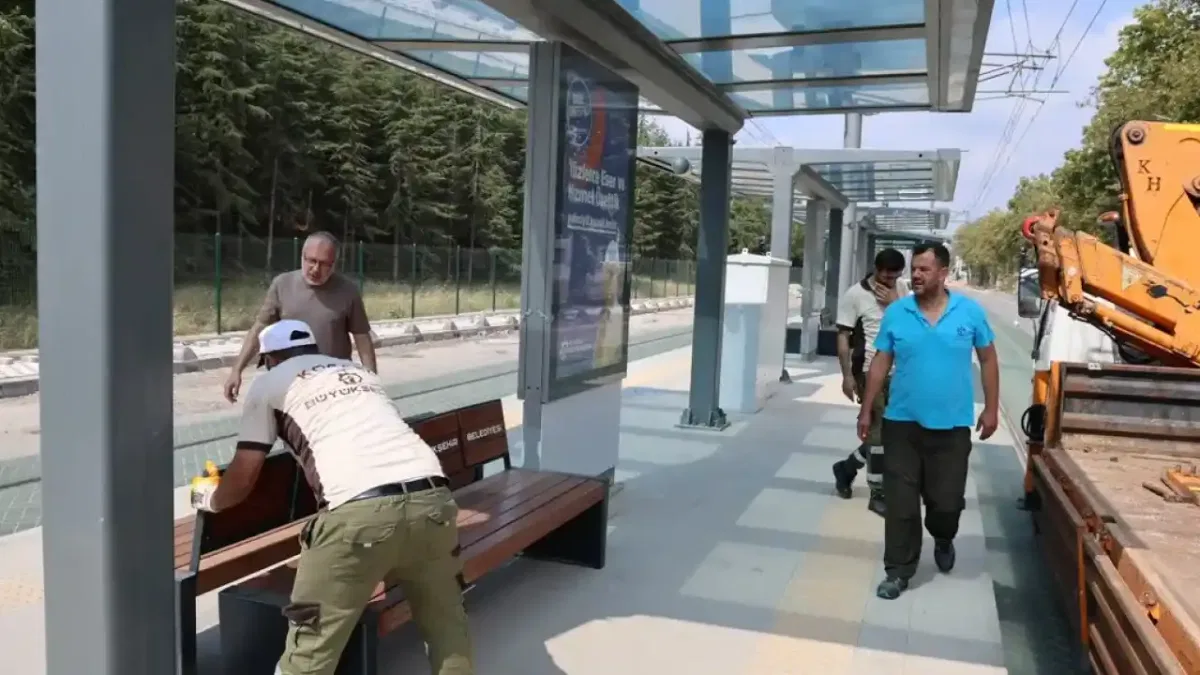 Kocaeli’de tramvay duraklarına 260 yeni bank