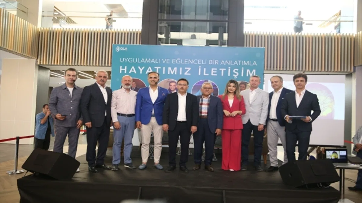 Başkan Büyükkılıç ile Vali Çiçek Gesi Bağları türküsünü söyledi