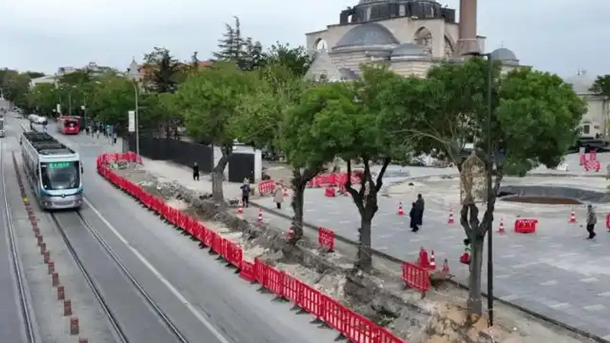 Konya Mevlana Caddesi'nde kapsamlı çevre düzenlemesi