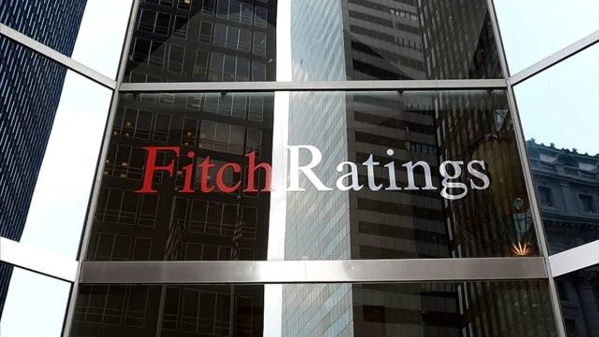 Fitch, Avro Bölgesi ve İngiltere'nin son çeyrekte resesyona girmesini bekliyor