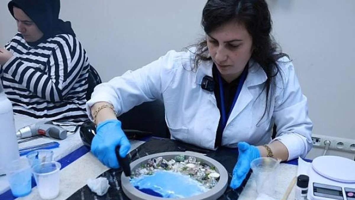 KO-MEK'in epoksi kursuyla ev ekonomisine katkı