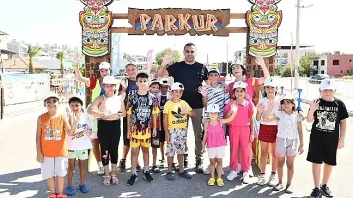 Çiğli Belediyesi çocuklara unutamayacakları mutluluk dolu bir gün hediye etti