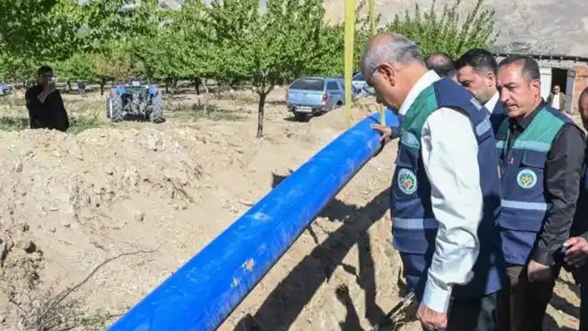 Malatya tarımsal sulama altyapısı için boru dağıtıyor