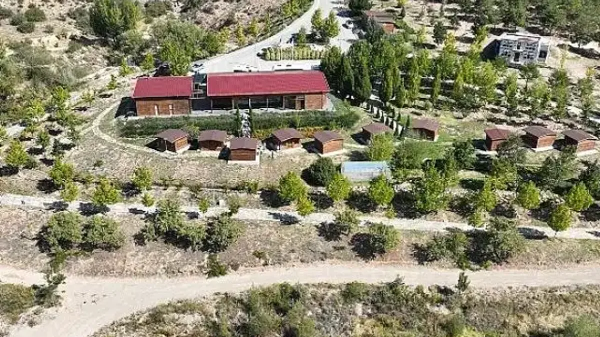 Selçuklu Belediyesi'nin okul dışı öğrenme ortamları içerisinde önemli bir yere sahip olan ve eğitim çağındaki çocukları doğa ile buluşturan Sille Tabiat Okulu'nda yeni dönem eğitimleri başladı.