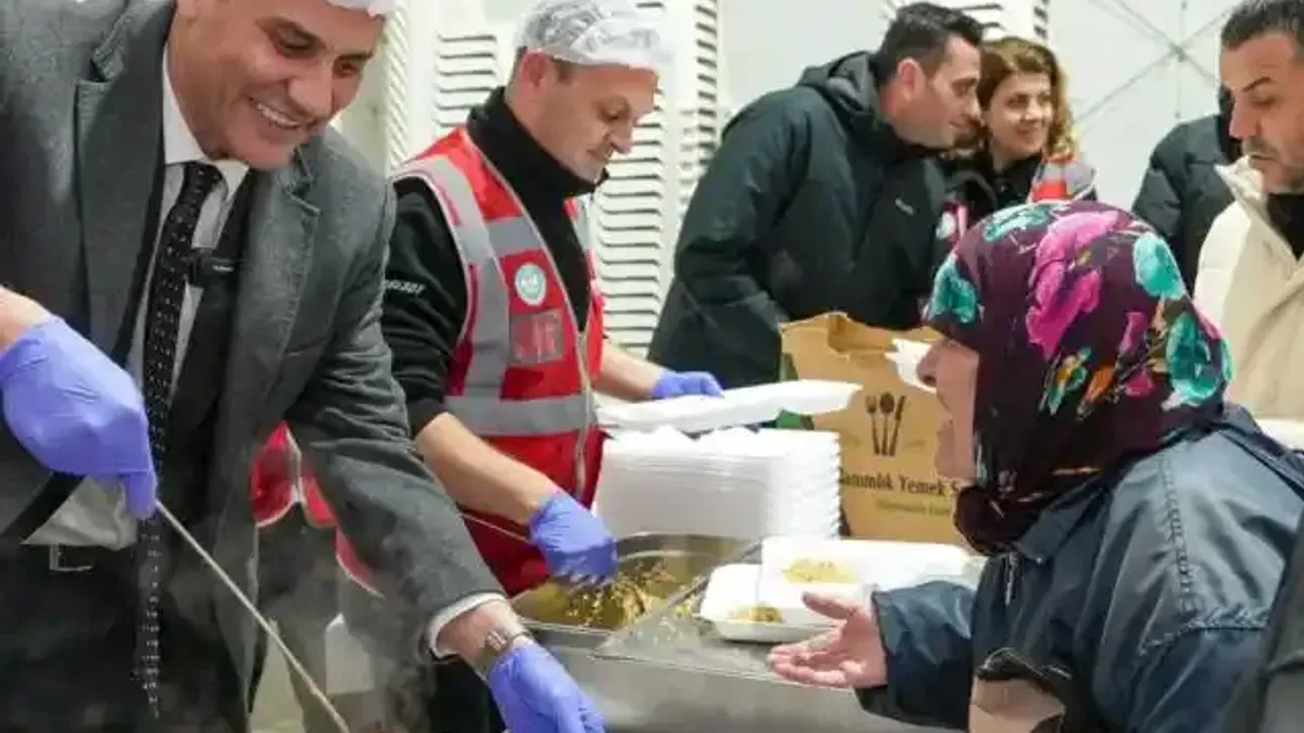 Manisa Büyükşehir’den 10 bini aşkın kişiye sıcak yemek desteği