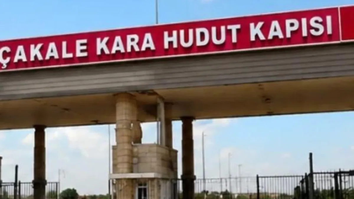 Akçakale Sınır Kapısı'nda pasaportlu geçişler 12 yıl sonra yeniden başlıyor